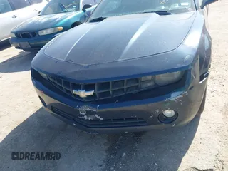 2013 Chevrolet Camaro LT z VIN 2G1FC3D33D9134173, wystawiony jako IAAI lot #41954984 z przebiegiem 157 919 mil mil oraz . Historia ofert i sprzedaży dostępna na DreamBid. Obrazek 12.