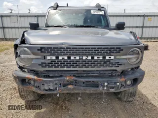 2023 Ford Bronco z VIN 1FMEE5DH1PLB80999, wystawiony jako Copart lot #64993015 z przebiegiem 36 436 mil mil oraz Szkoda całkowita • Salvage title. Historia ofert i sprzedaży dostępna na DreamBid. Obrazek 5.