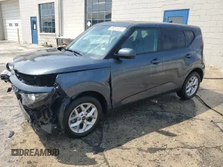2024 Kia Soul LX with VIN KNDJ23AU6R7910791, listed as a Copart auction lot 55400955 with 31,927 mi miles and Clean Title. Bid and sale history available at carsss.com. Image 1.
