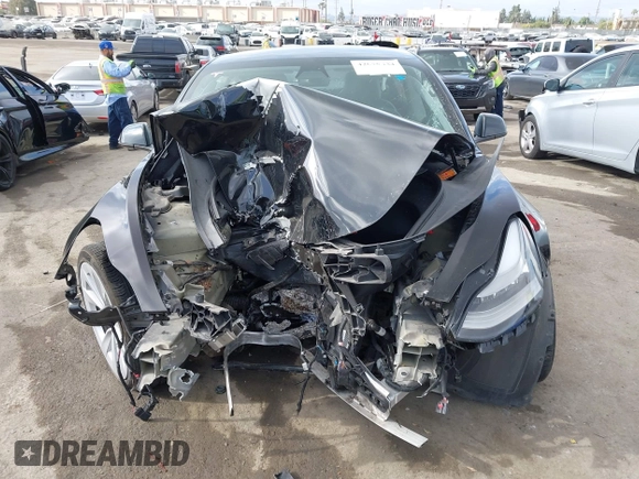 2021 Tesla Model 3 Long Range z VIN 5YJ3E1EB0MF855531, wystawiony jako IAAI lot #42079034 z przebiegiem 35 899 mil mil oraz . Historia ofert i sprzedaży dostępna na DreamBid. Obrazek 13.