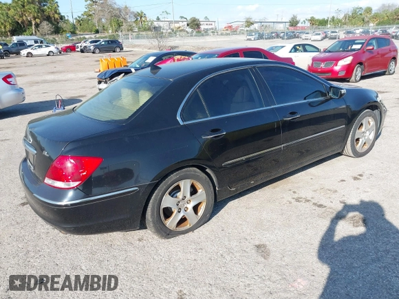 2006 Acura RL z VIN JH4KB16516C011235, wystawiony jako IAAI lot #41587245 z przebiegiem 157 117 mil mil oraz . Historia ofert i sprzedaży dostępna na DreamBid. Obrazek 4.