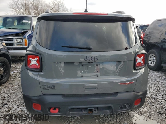 2022 Jeep Renegade Trailhawk with VIN ZACNJDC19NPN82175, listed as a Copart auction lot 83612304 with 38,617 mi miles and Salvage Title. Bid and sale history available at DreamBid. Image 6.