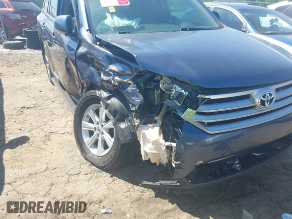 2013 Toyota Highlander with VIN 5TDZA3EH7DS044603, listed as a IAAI auction lot 42019794 with 220,483 mi miles and . Bid and sale history available at DreamBid. Image 6.