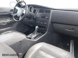 2005 Dodge Magnum SE with VIN 2D4FV48V75H129698, listed as a IAAI auction lot 41850776 with 121,019 mi miles. Bid and sale history available at carsss.com. Image 17.