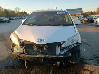 2015 Toyota Sienna LE AAS z VIN 5TDKK3DC4FS542670, wystawiony jako Copart lot #85658924 z przebiegiem 89 845 mil mil oraz Szkoda całkowita • Salvage title. Historia ofert i sprzedaży dostępna na DreamBid. Obrazek 11.