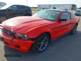 2011 Ford Mustang V6 z VIN 1ZVBP8AM3B5101427, wystawiony jako IAAI lot #42213912 z przebiegiem 146 591 mil mil oraz . Historia ofert i sprzedaży dostępna na DreamBid. Obrazek 17.
