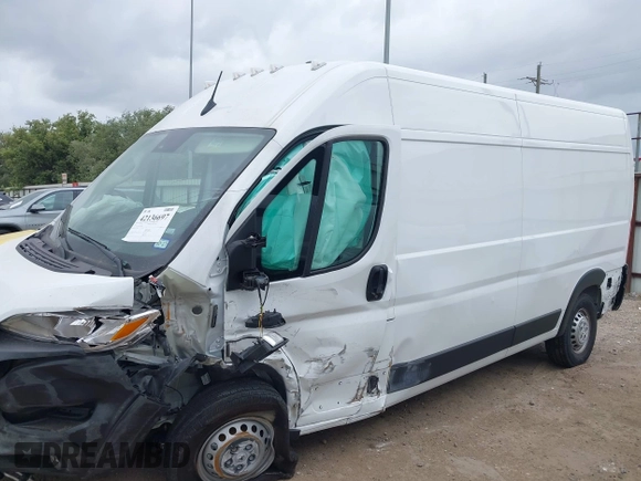 2025 Ram ProMaster Cargo with VIN 3C6MRVHG8SE548996, listed as a IAAI auction lot 42136697 with 3,166 mi miles and . Bid and sale history available at DreamBid. Image 13.