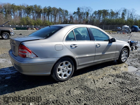 2005 Mercedes-Benz C 240 with VIN WDBRF81J55F631650, listed as a Copart auction lot 45498895 with 137,699 mi miles and Salvage Title. Bid and sale history available at DreamBid. Image 3.