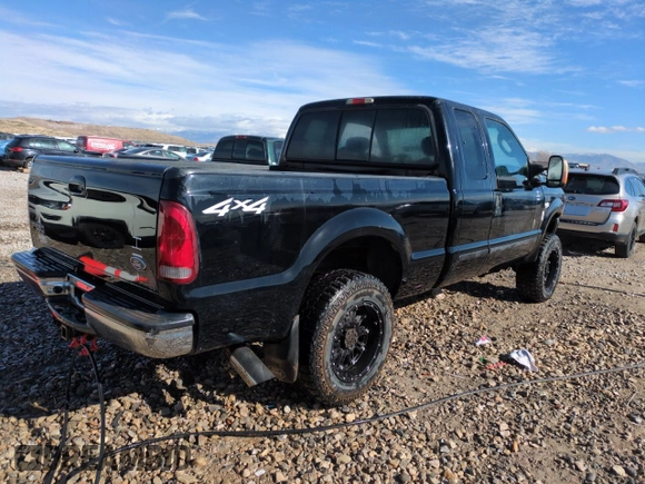 2003 Ford Super Duty F-250 XL with VIN 1FTNX21P03ED15381, listed as a Copart auction lot 44331695 with 140,802 mi miles and Salvage Title. Bid and sale history available at carsss.com. Image 3.