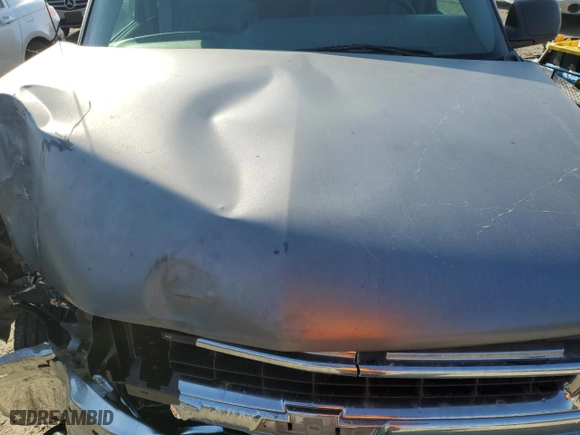 2001 Chevrolet Tahoe LS with VIN 1GNEK13T01J313998, listed as a Copart auction lot 43062005 with 213,587 mi miles and Salvage Title. Bid and sale history available at carsss.com. Image 12.