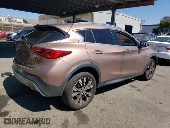 2017 Infiniti QX30 Luxury with VIN SJKCH5CR6HA027820, listed as a Copart auction lot 68570184 with 0 mi miles and Salvage Title. Bid and sale history available at carsss.com. Image 3.
