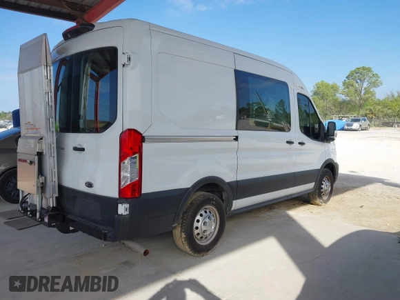 2023 Ford Transit Cargo с VIN 1FTBR2C89PKA72549, выставлен на аукционе IAAI как лот 41514703 с пробегом 12 507 миль миль и . История ставок и продаж доступна на DreamBid. Изображение 4.