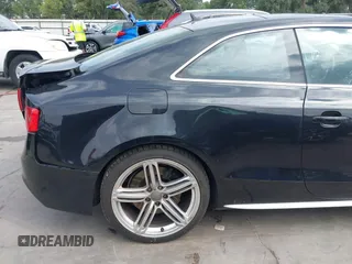 2014 Audi S5 Prestige z VIN WAUVGAFR8EA033713, wystawiony jako IAAI lot #42298683 z przebiegiem 32 062 mil mil oraz . Historia ofert i sprzedaży dostępna na DreamBid. Obrazek 19.