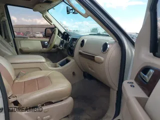 2006 Ford Expedition Limited z VIN 1FMFU19586LA84607, wystawiony jako IAAI lot #42262868 z przebiegiem 309 187 mil mil oraz . Historia ofert i sprzedaży dostępna na DreamBid. Obrazek 5.