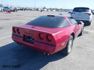 1989 Chevrolet Corvette with VIN 1G1YY2180K5102974, listed as a IAAI auction lot 41808694 with 1 mi miles. Bid and sale history available at carsss.com. Image 4.