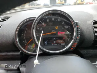 2017 MINI Clubman Cooper S z VIN WMWLU5C5XH2E83566, wystawiony jako Copart lot #57919305 z przebiegiem 89 983 mil mil oraz Tytuł czysty. Historia ofert i sprzedaży dostępna na DreamBid. Obrazek 9.