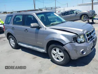 2008 Ford Escape XLS z VIN 1FMCU02Z68KE49322, wystawiony jako IAAI lot #42818502 z przebiegiem 154 099 mil mil oraz . Historia ofert i sprzedaży dostępna na DreamBid. Obrazek 1.