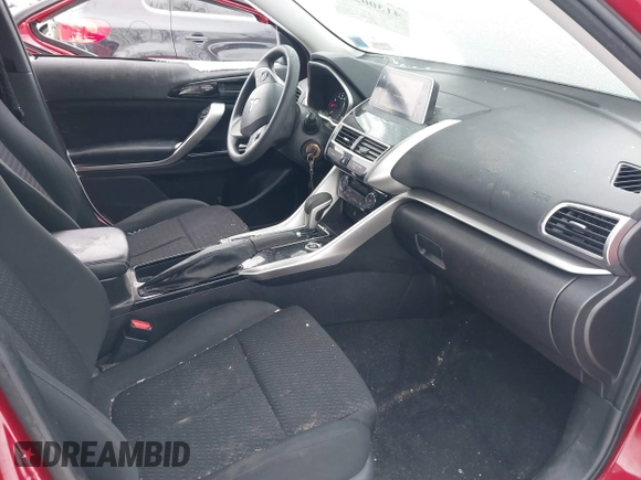 2019 Mitsubishi Eclipse Cross LE z VIN JA4AT4AA0KZ027895, wystawiony jako IAAI lot #41300266 z przebiegiem 87 993 mil mil oraz . Historia ofert i sprzedaży dostępna na DreamBid. Obrazek 5.