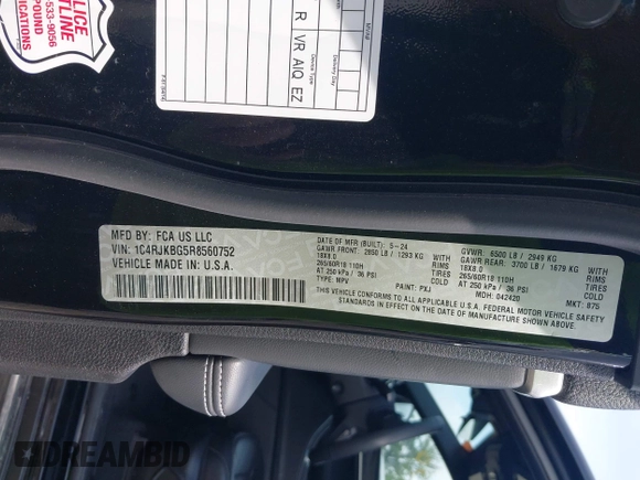 2024 Jeep Grand Cherokee Limited z VIN 1C4RJKBG5R8560752, wystawiony jako IAAI lot #42351090 z przebiegiem 28 740 mil mil oraz . Historia ofert i sprzedaży dostępna na DreamBid. Obrazek 9.