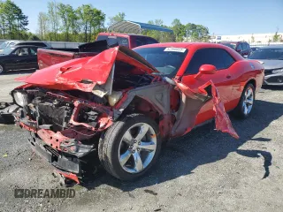 2014 Dodge Challenger R/T z VIN 2C3CDYBT6EH153433, wystawiony jako Copart lot #53367165 z przebiegiem 145 159 mil mil oraz Szkoda całkowita • Salvage title. Historia ofert i sprzedaży dostępna na DreamBid. Obrazek 1.