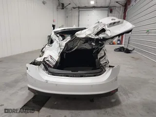 2019 Chevrolet Malibu LT with VIN 1G1ZD5ST0KF129686, listed as a IAAI auction lot 41846784 with 36,420 mi miles. Bid and sale history available at carsss.com. Image 16.