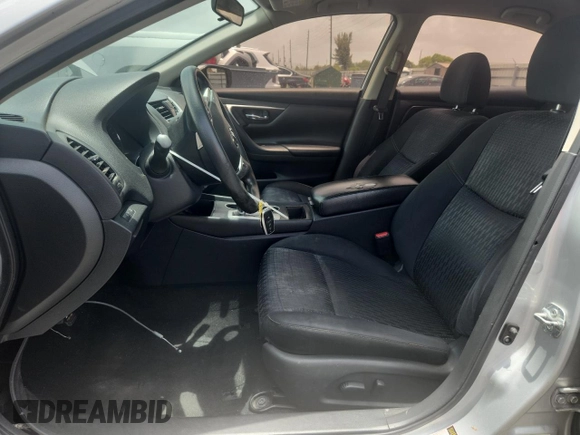 2017 Nissan Altima SV with VIN 1N4AL3AP0HC137920, listed as a Copart auction lot 60939895 with 133,782 mi miles and Clean title. Bid and sale history available at DreamBid. Image 7.