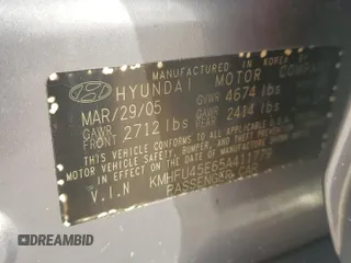 2005 Hyundai XG with VIN KMHFU45E65A411779, listed as a Copart auction lot 87405944 with 39,510 mi miles and Salvage Title. Bid and sale history available at carsss.com. Image 13.