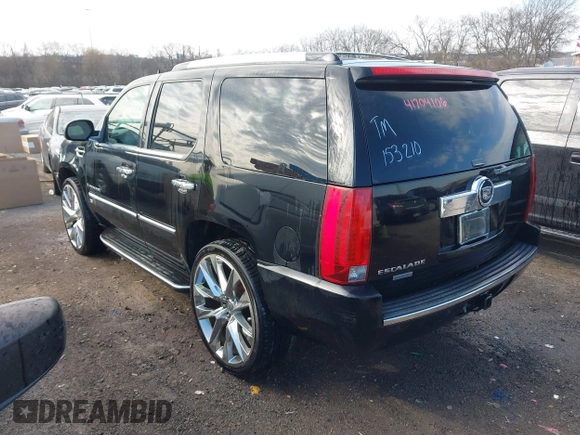 2007 Cadillac Escalade z VIN 1GYFK63857R153210, wystawiony jako IAAI lot #41704106 z przebiegiem 291 658 mil mil oraz . Historia ofert i sprzedaży dostępna na DreamBid. Obrazek 3.
