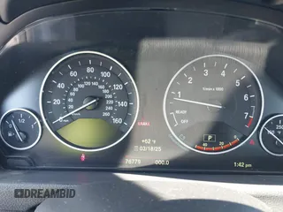 2015 BMW 3 Series 320i xDrive с VIN WBA3C3G55FNS73810, выставлен на аукционе IAAI как лот 41822468 с пробегом 76 779 миль миль и . История ставок и продаж доступна на DreamBid. Изображение 7.