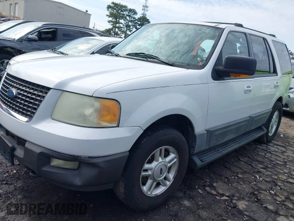 2004 Ford Expedition Special Service with VIN 1FMPU16L94LB64096, listed as a IAAI auction lot 41417984 with 1 mi miles. Bid and sale history available at carsss.com. Image 16.