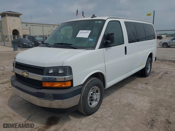 2018 Chevrolet Express Passenger LT with VIN 1GAZGMFP8J1230159, listed as a IAAI auction lot 41952993 with 23,252 mi miles. Bid and sale history available at carsss.com. Image 17.