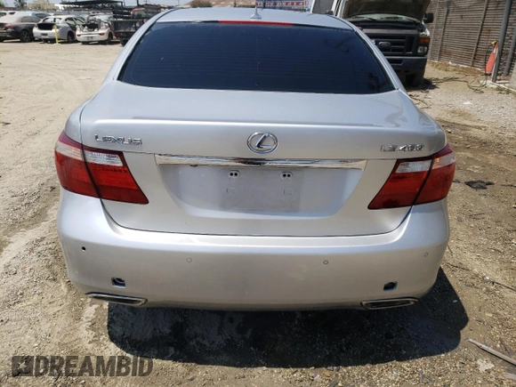 2008 Lexus LS 460 z VIN JTHBL46F985075053, wystawiony jako Copart lot #58467284 z przebiegiem 200 664 mil mil oraz Szkoda całkowita • Salvage title. Historia ofert i sprzedaży dostępna na DreamBid. Obrazek 6.