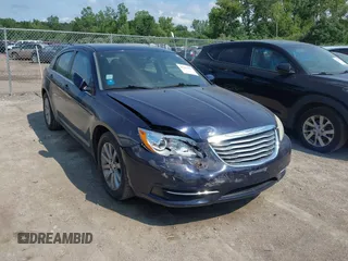 2014 Chrysler 200 Touring с VIN 1C3CCBBB3EN176814, выставлен на аукционе IAAI как лот 42763337 с пробегом 154 141 миль миль и . История ставок и продаж доступна на DreamBid. Изображение 1.