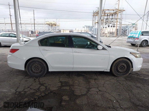 2008 Honda Accord LX z VIN 1HGCP26318A106812, wystawiony jako IAAI lot #41741788 z przebiegiem 117 140 mil mil oraz . Historia ofert i sprzedaży dostępna na DreamBid. Obrazek 14.