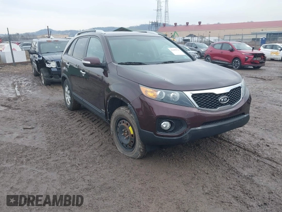 2012 Kia Sorento LX with VIN 5XYKTDA60CG189368, listed as a IAAI auction lot 41492733 with 104,349 mi miles. Bid and sale history available at carsss.com. Image 1.