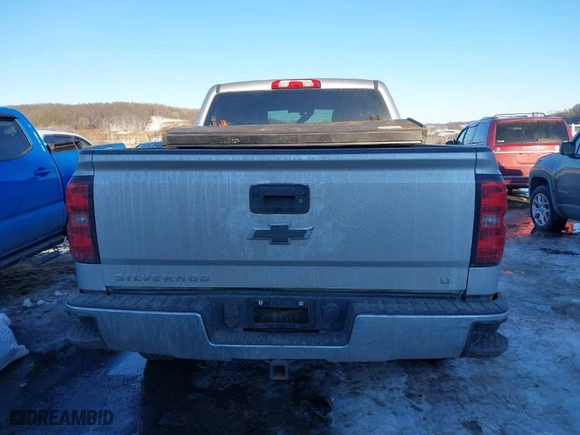 2015 Chevrolet Silverado 1500 LT with VIN 3GCUKREC8FG406809, listed as a IAAI auction lot 41352465 with NaN miles. Bid and sale history available at carsss.com. Image 16.