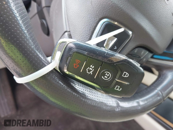 2013 Lincoln MKZ Hybrid с VIN 3LN6L2LUXDR804724, выставлен на аукционе IAAI как лот 42497221 с пробегом 159 835 миль миль и . История ставок и продаж доступна на DreamBid. Изображение 11.