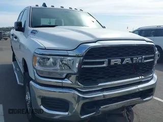 2022 Ram 2500 Tradesman with VIN 3C6UR5CL5NG222389, listed as a IAAI auction lot 38798981 with 62,755 mi miles. Bid and sale history available at carsss.com. Image 1.