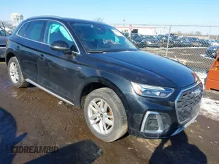 2022 Audi Q5 S line Premium with VIN WA1GAAFY9N2075459, listed as a IAAI auction lot 41403291 with 64,871 mi miles. Bid and sale history available at carsss.com. Image 1.