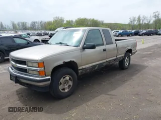 1998 Chevrolet Silverado 1500 with VIN 1GCEK19R6WR112281, listed as a IAAI auction lot 42180075 with 185,399 mi miles and . Bid and sale history available at DreamBid. Image 2.