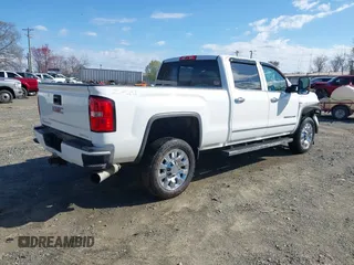 2015 GMC Sierra 2500HD Denali z VIN 1GT120E85FF641373, wystawiony jako IAAI lot #41791280 z przebiegiem 281 137 mil mil oraz . Historia ofert i sprzedaży dostępna na DreamBid. Obrazek 4.