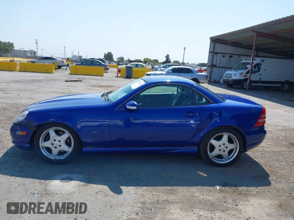 2001 Mercedes-Benz SLK 230/320 with VIN WDBKK65F11F189774, listed as a IAAI auction lot 42443314 with 228,078 mi miles and . Bid and sale history available at DreamBid. Image 14.