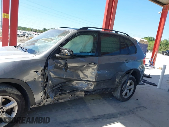 2008 BMW X5 3.0si with VIN 5UXFE43508L027721, listed as a IAAI auction lot 41893916 with 111,634 mi miles. Bid and sale history available at carsss.com. Image 6.