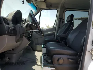 2017 Mercedes-Benz Sprinter with VIN WDZPE7CD7HP534574, listed as a Copart auction lot 52471474 with Not Provided miles and Salvage Title. Bid and sale history available at DreamBid. Image 7.