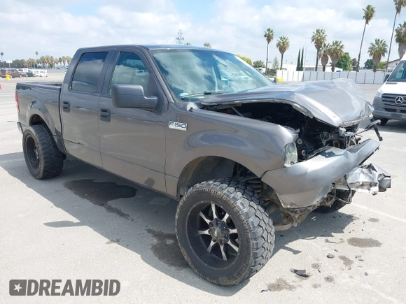 2005 Ford F-150 XLT with VIN 1FTPW12525KC03172, listed as a IAAI auction lot 42139841 with 125,258 mi miles. Bid and sale history available at carsss.com. Image 1.