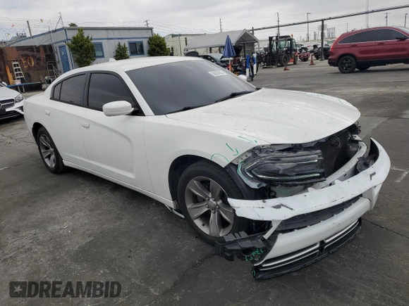 2015 Dodge Charger SXT z VIN 2C3CDXHG7FH721601, wystawiony jako Copart lot #58253925 z przebiegiem 123 004 mil mil oraz Szkoda całkowita • Salvage title. Historia ofert i sprzedaży dostępna na DreamBid. Obrazek 4.