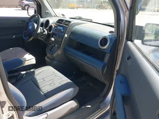 2005 Honda Element EX with VIN 5J6YH28695L010901, listed as a IAAI auction lot 42142162 with 202,401 mi miles and . Bid and sale history available at DreamBid. Image 5.