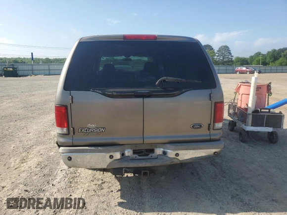 2002 Ford Excursion Limited with VIN 1FMNU42F22EB57873, listed as a Copart auction lot 53314335 with 333,736 mi miles and Clean Title. Bid and sale history available at DreamBid. Image 6.
