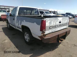 1988 Chevrolet Silverado 1500 with VIN 1GCDK14K5JZ330081, listed as a IAAI auction lot 42046482 with 74,166 mi miles and . Bid and sale history available at DreamBid. Image 3.