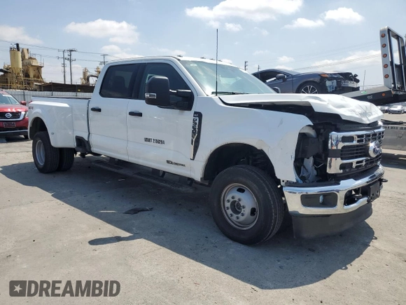 2024 Ford F-350 XL with VIN 1FT8W3DT1RED53094, listed as a Copart auction lot 55148685 with 20,582 mi miles and Clean Title. Bid and sale history available at DreamBid. Image 4.